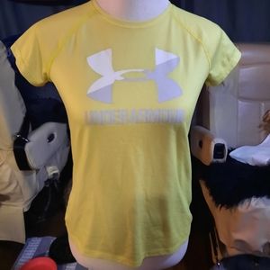Under Armor loose fit heat gear t-shirt